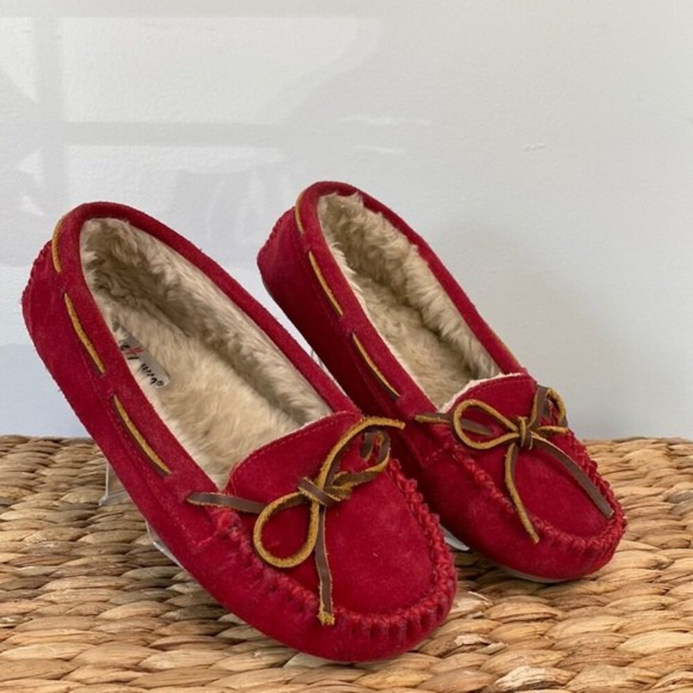 Minnetonka Cally Slippers Leather Red Flats Slip Ons Moccasin